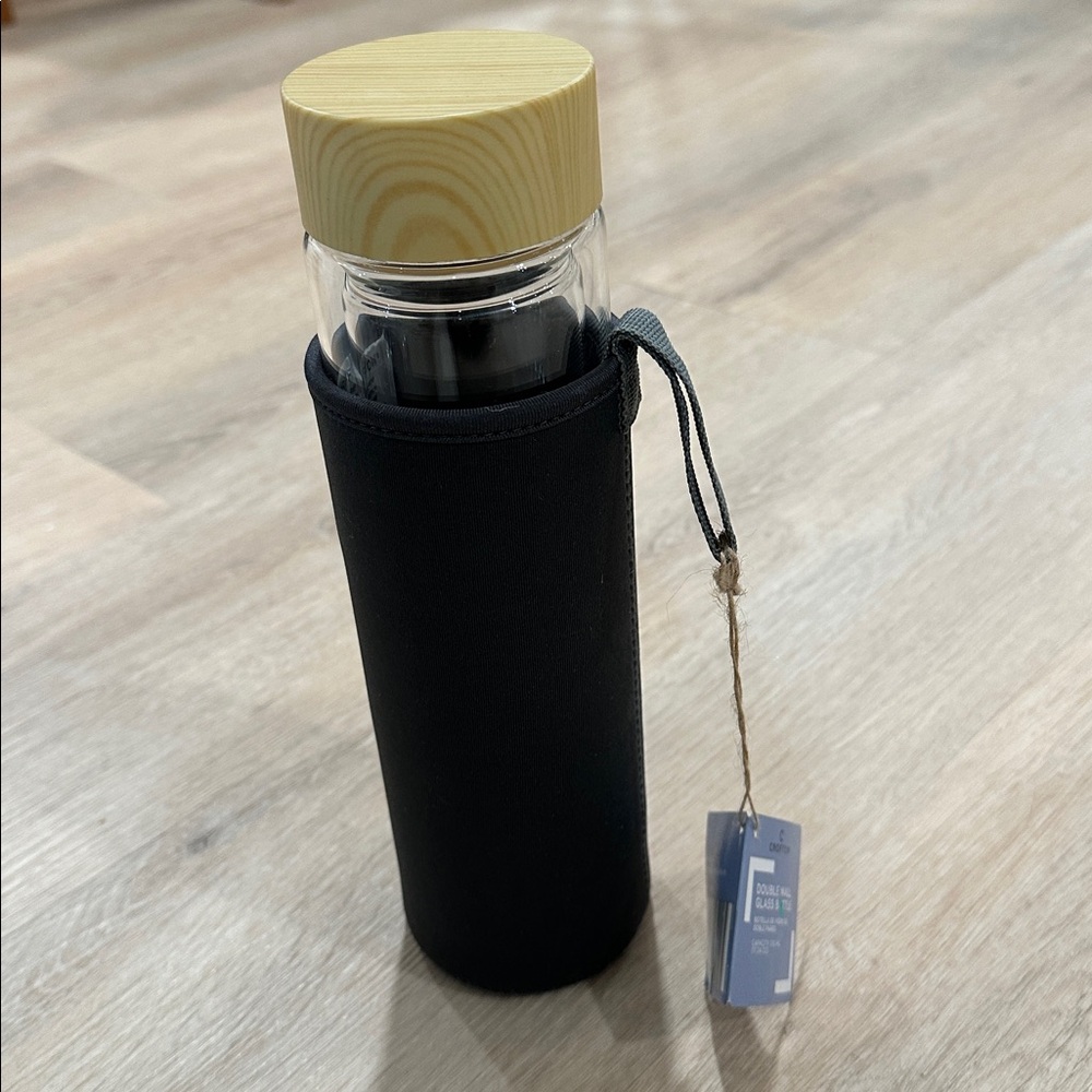 NEW Glass water bottle with gray neoprene sleeve cover handle